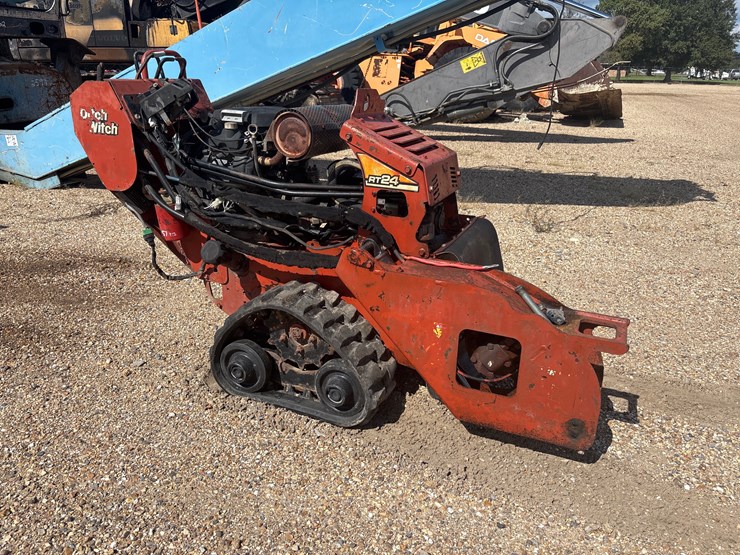 ditch-witch-rt24-image-1