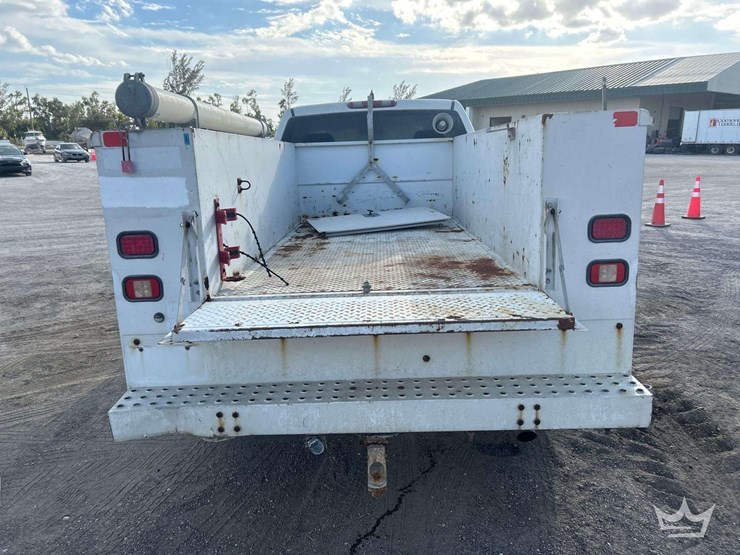 2012-chevrolet-silverado-2500hd-image-26