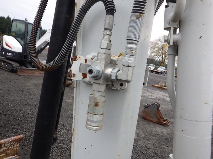 takeuchi-tb230-image-13