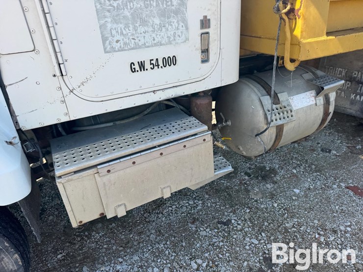 1976-international-f4270-image-12