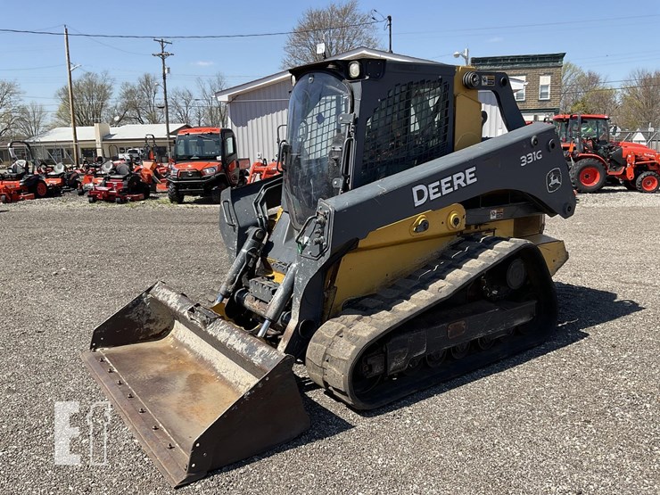 2017-deere-331g-image-1