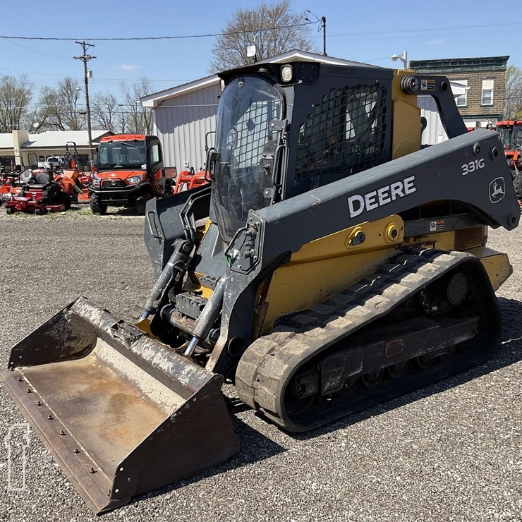2017 DEERE 331G