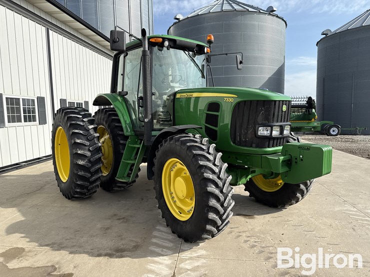 2012-john-deere-7330-image-3
