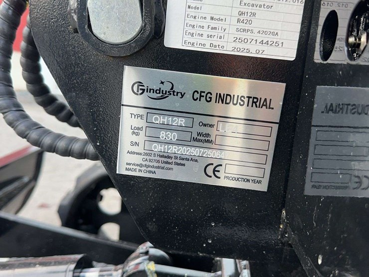 2025-cfg-qh12r-mini-excavator-image-14