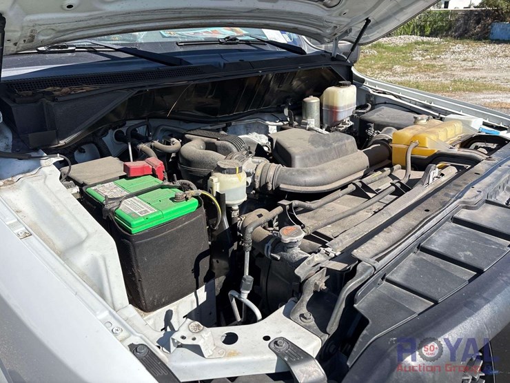 2021-nissan-nv2500hd-image-10