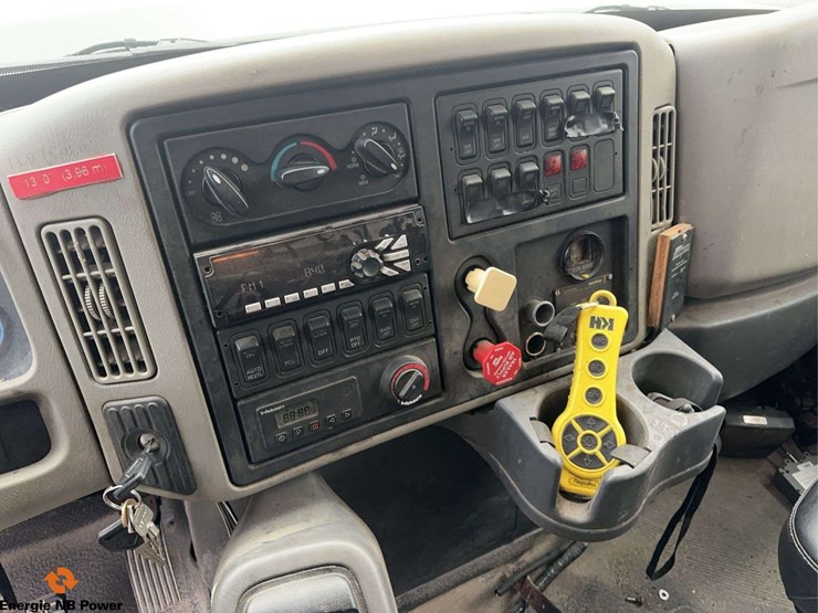 2012-international-7400-image-23