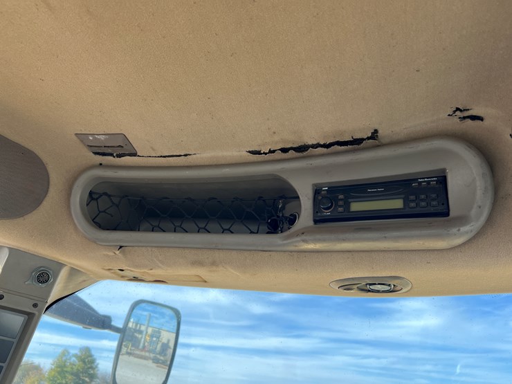 2001-case-ih-mx240-image-21