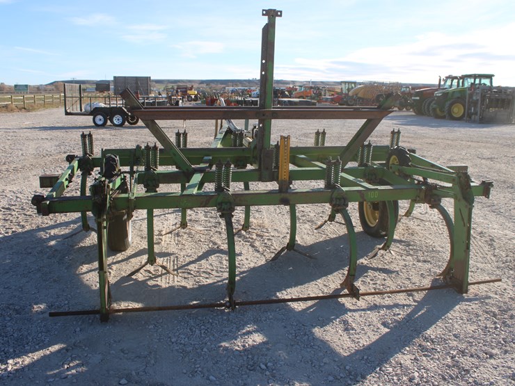 john-deere-100-image-5