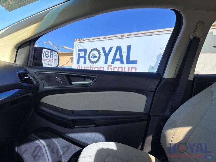 2016-ford-edge-image-12