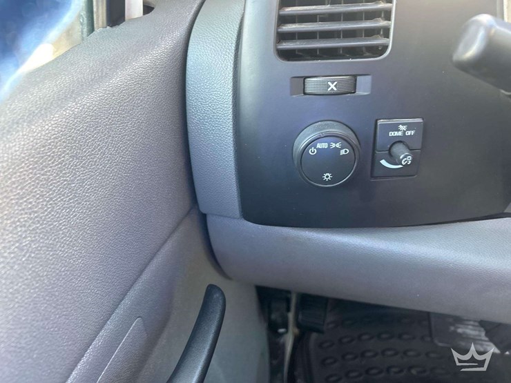 2012-chevrolet-silverado-2500hd-image-15