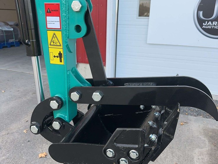 2025-agt-mh12z-mini-excavator-image-9