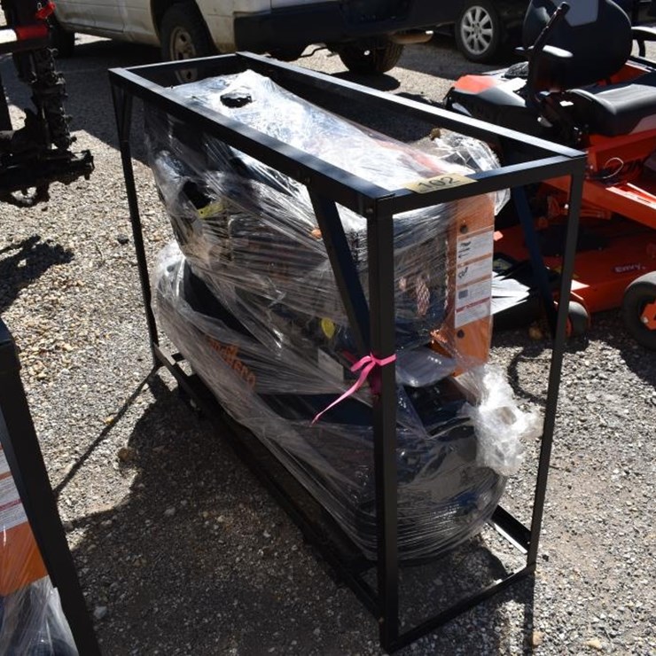 LANDHERO 40 GALLON 2-STAGE AIR COMPRESSOR (K)