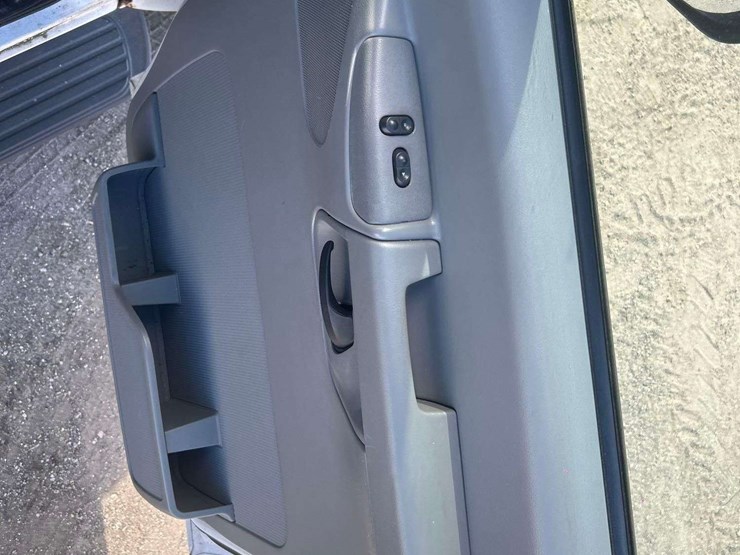 2003-ford-e250-image-18