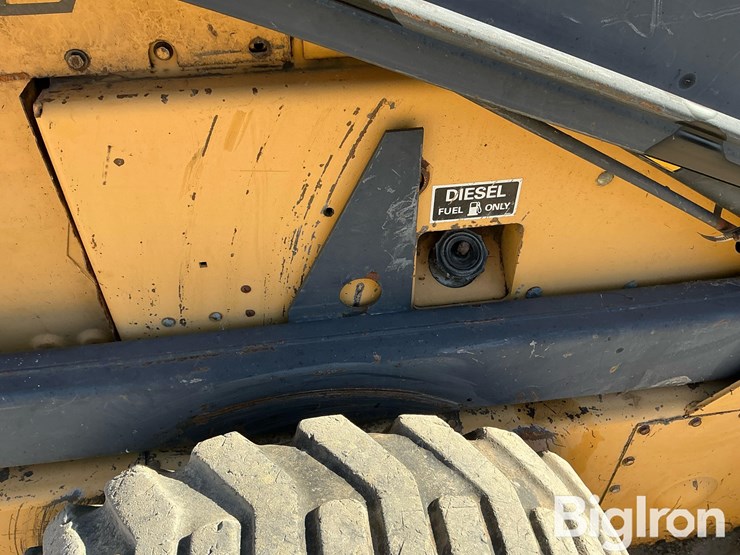 1990-new-holland-l785-image-13