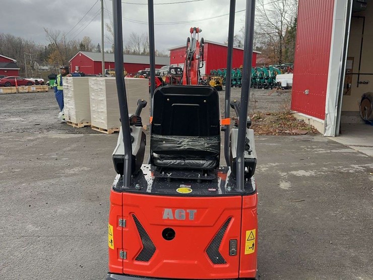 2025-agt-mx15z-mini-excavator-image-6