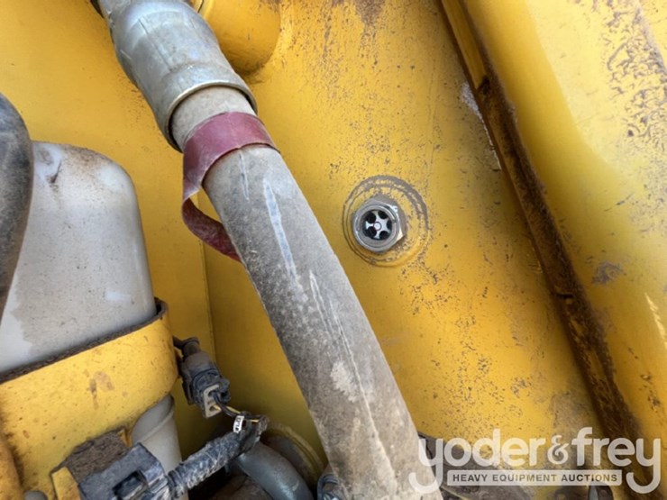 2023-komatsu-d61pxi-24-image-35