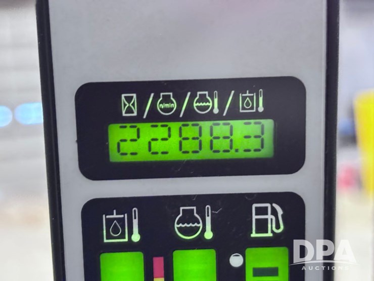 2011-new-holland-l218-image-39