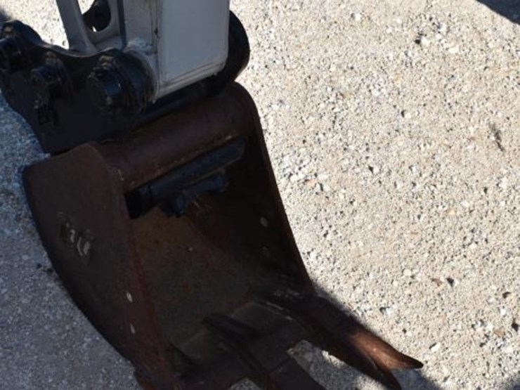 takeuchi-tb230-image-5