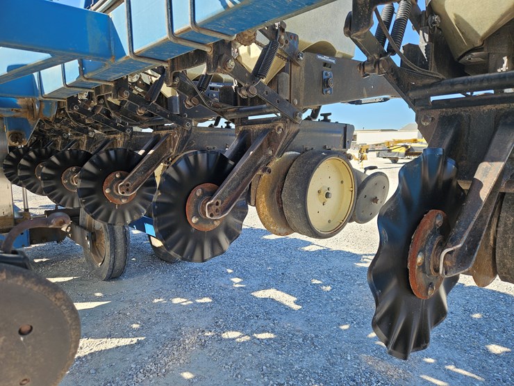kinze-2600-image-7