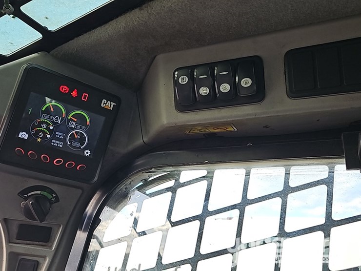 2018-caterpillar-272d2-image-24