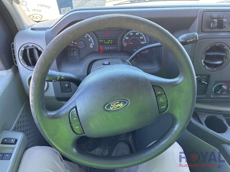 2013-ford-cargo-image-9