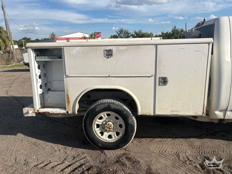 2012-chevrolet-silverado-2500hd-image-21