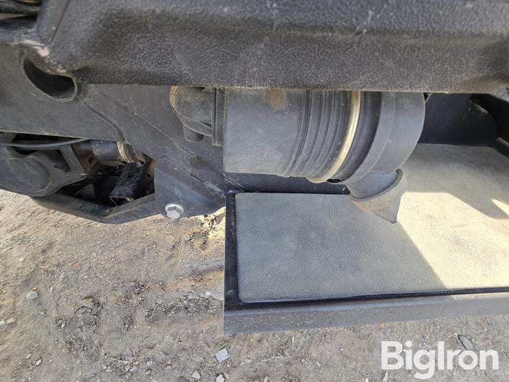 2013-john-deere-gator-image-14