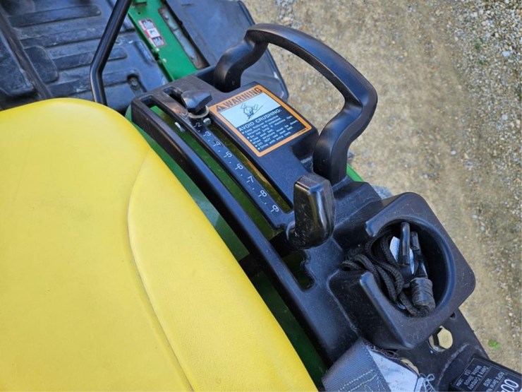 john-deere-2320-image-21