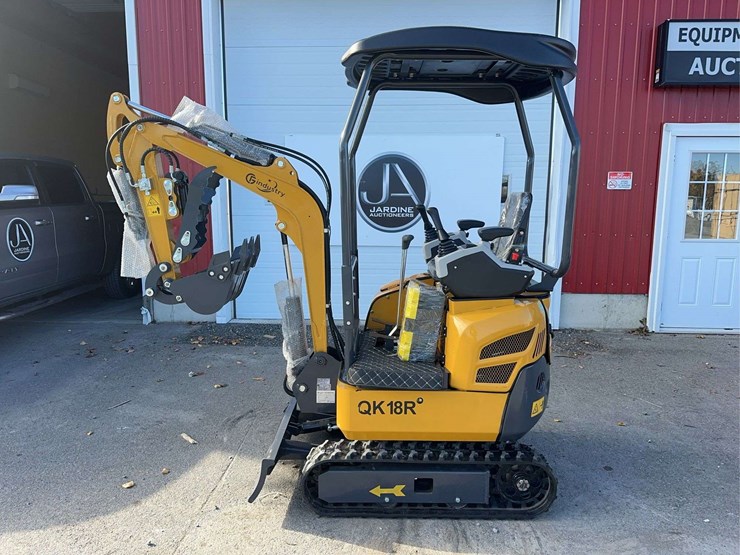 2025-cfg-qk18r-mini-excavator-image-8