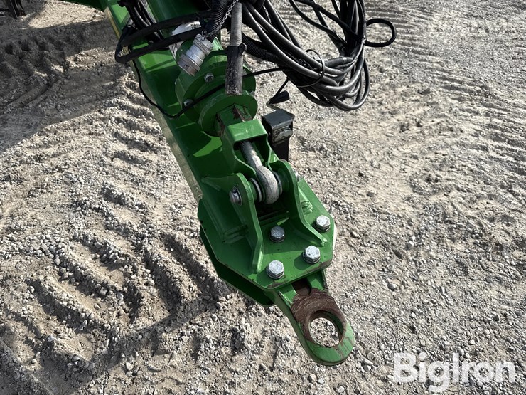 2020-john-deere-2660vt-image-9