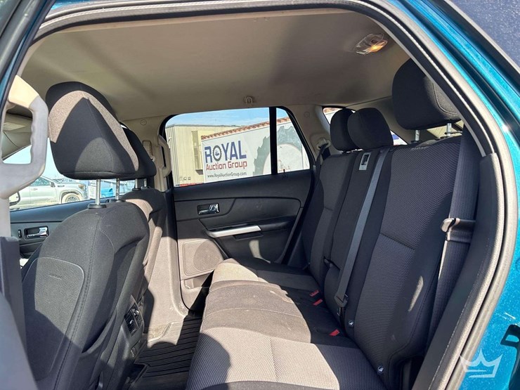 2011-ford-edge-image-18