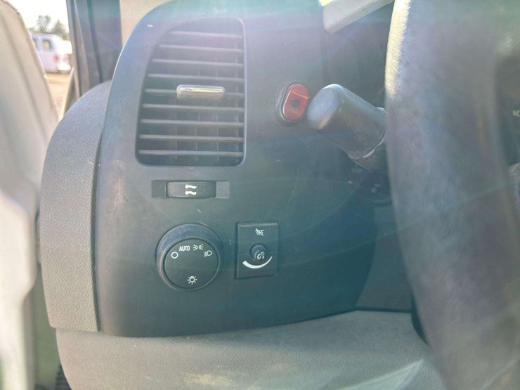 2006-chevrolet-silverado-1500-image-15