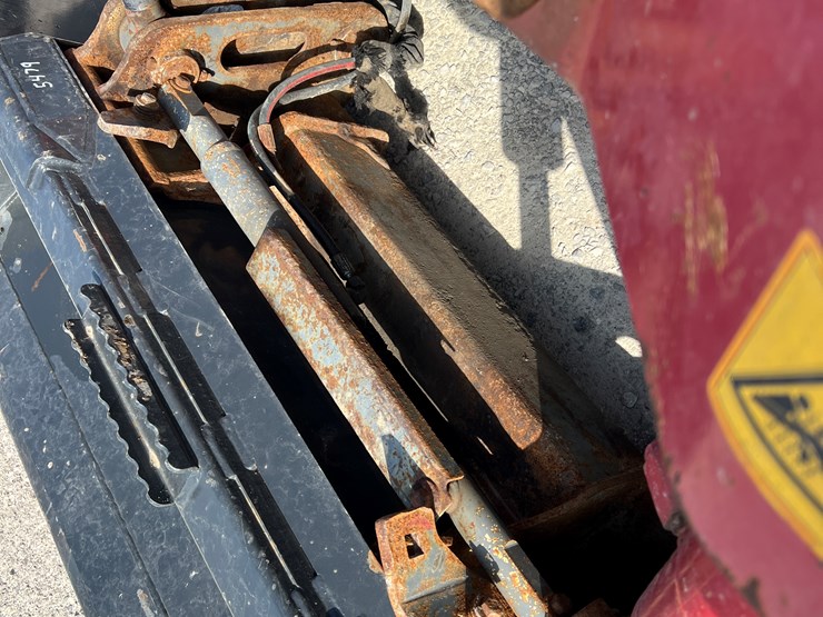 2018-takeuchi-tl12r2-image-4