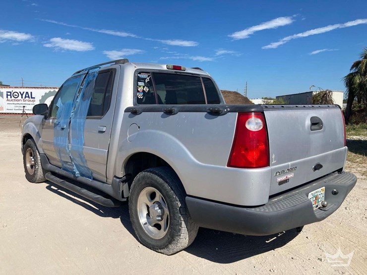 2004-ford-explorer-sport-trac-image-3