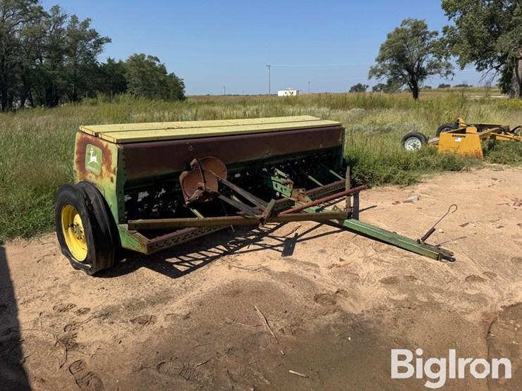 john-deere-8300-image-3