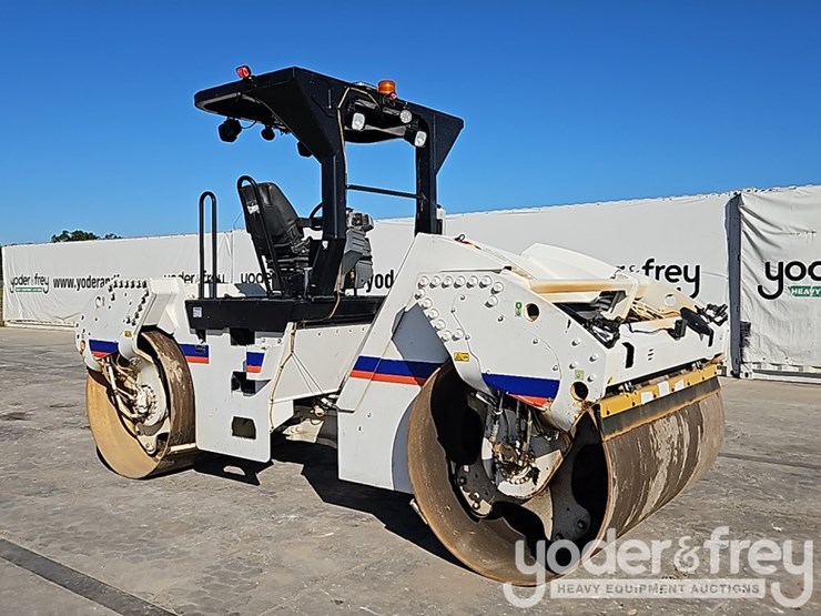 2014-caterpillar-cb54xw-image-4