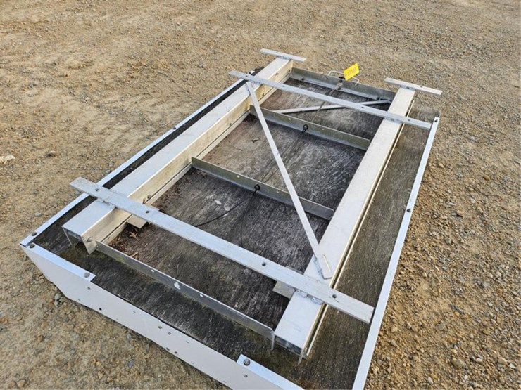 #3138-•-weather-guard-slide-out-tool-tray-image-8