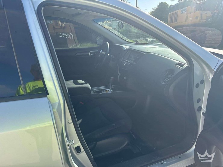 2016-nissan-pathfinder-image-19