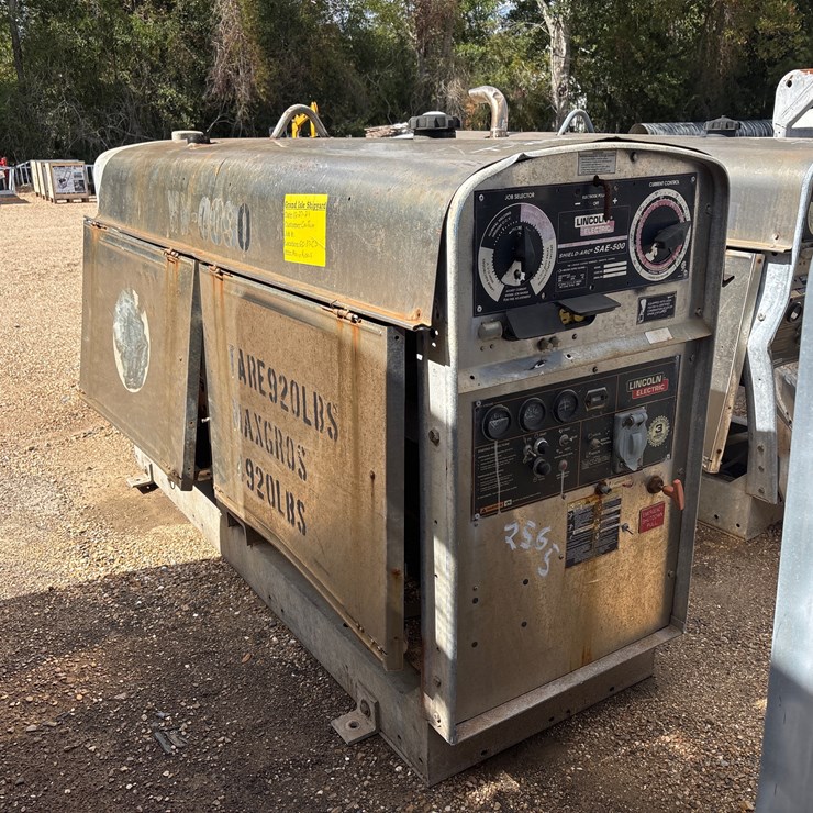 #2565 • LINCOLN SAE500 WELDER | PARTS OR REPAIR