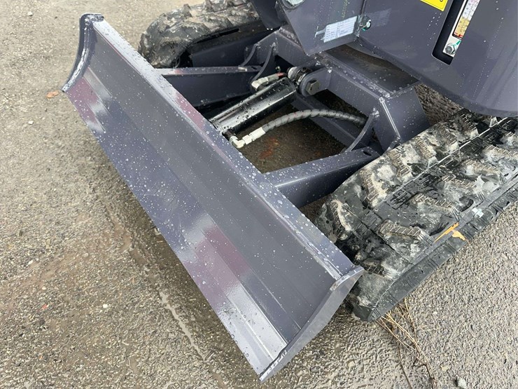 2025-agt-mx15z-mini-excavator-image-10