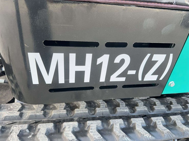 2025-agt-mh12z-mini-excavator-image-12