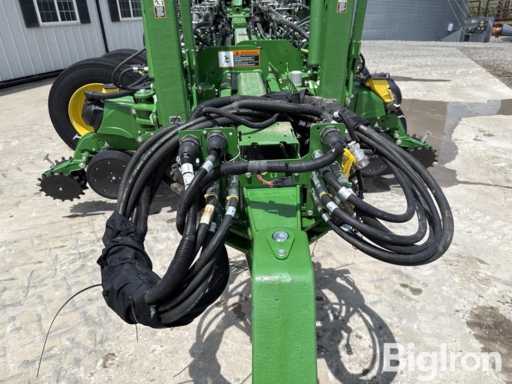 2022-john-deere-1775-image-10