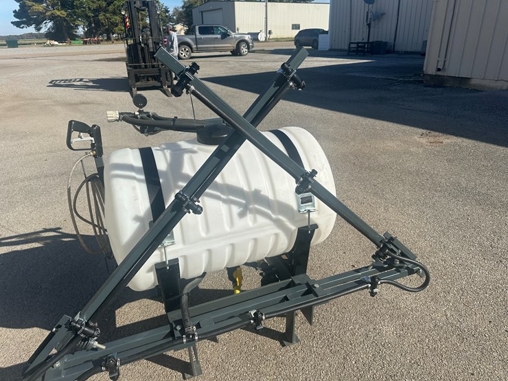 caterpillar-12-image-21