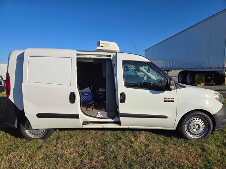 2021-ram-promaster-city-image-9