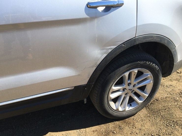 2013-ford-explorer-xlt-image-17