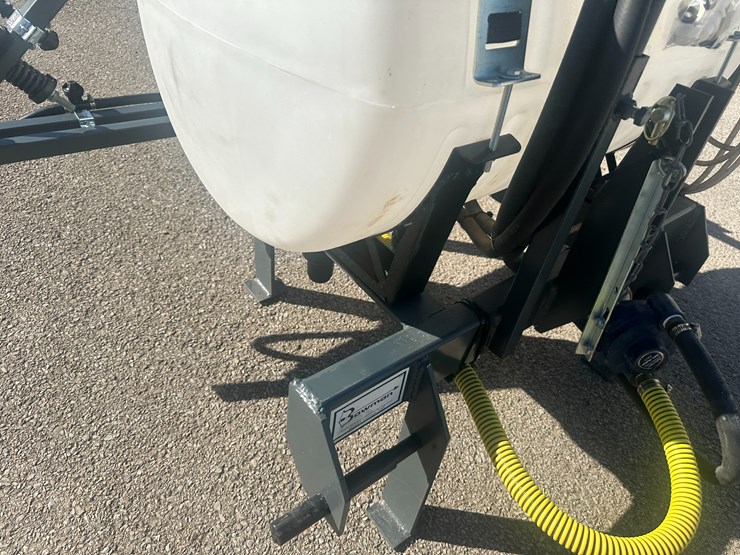 caterpillar-12-image-15