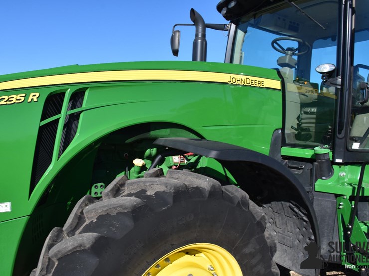 2013-john-deere-8235r-image-11