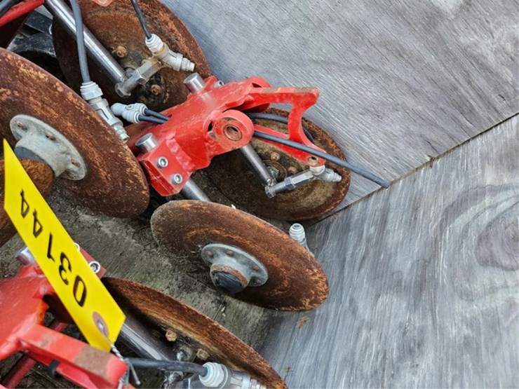 #3144-•-crate-white-planer-parts,-stalk-stompers-image-12