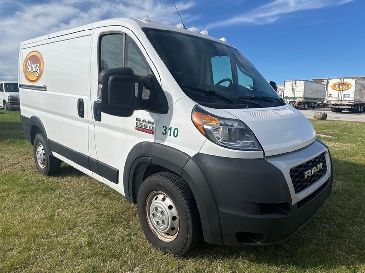 2021-ram-promaster-1500-image-1