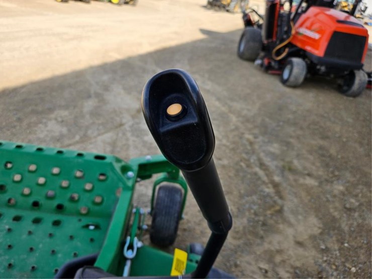 2016-john-deere-z960r-image-21